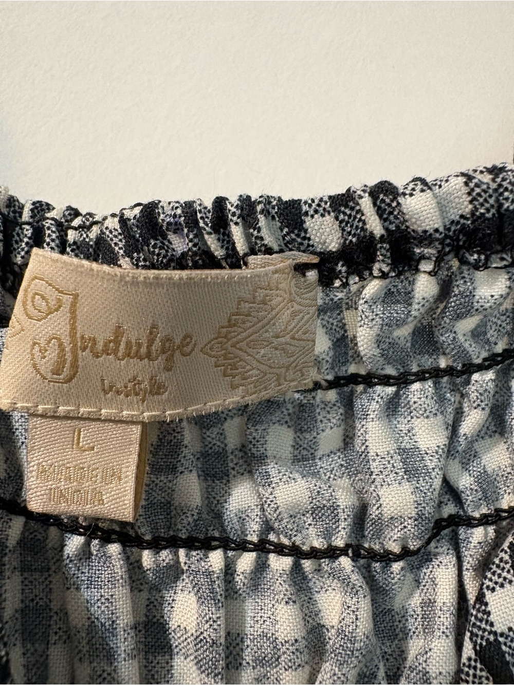Boho Style Black & White Gingham Smocked Babydoll Prairie Dress
Coquette
Size L - Picture 4 of 4